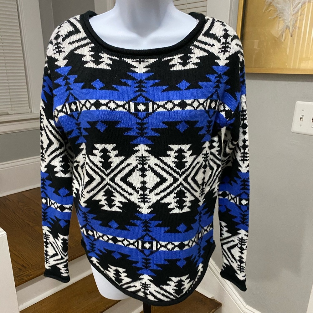 Women’s Sweater Size Small NWT